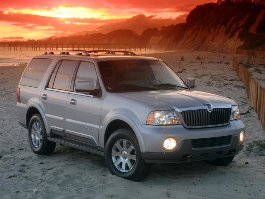  Lincoln Navigator 2002 года  (фото 8 из 16)